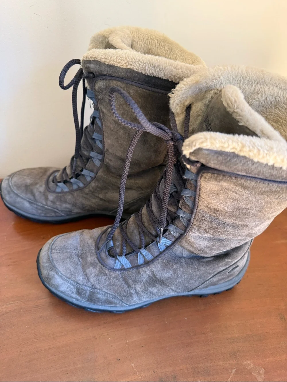 Patagonia Forge Gray Suede Waterproof Lugano Lace Up Winter Tall Boots, size 7.5